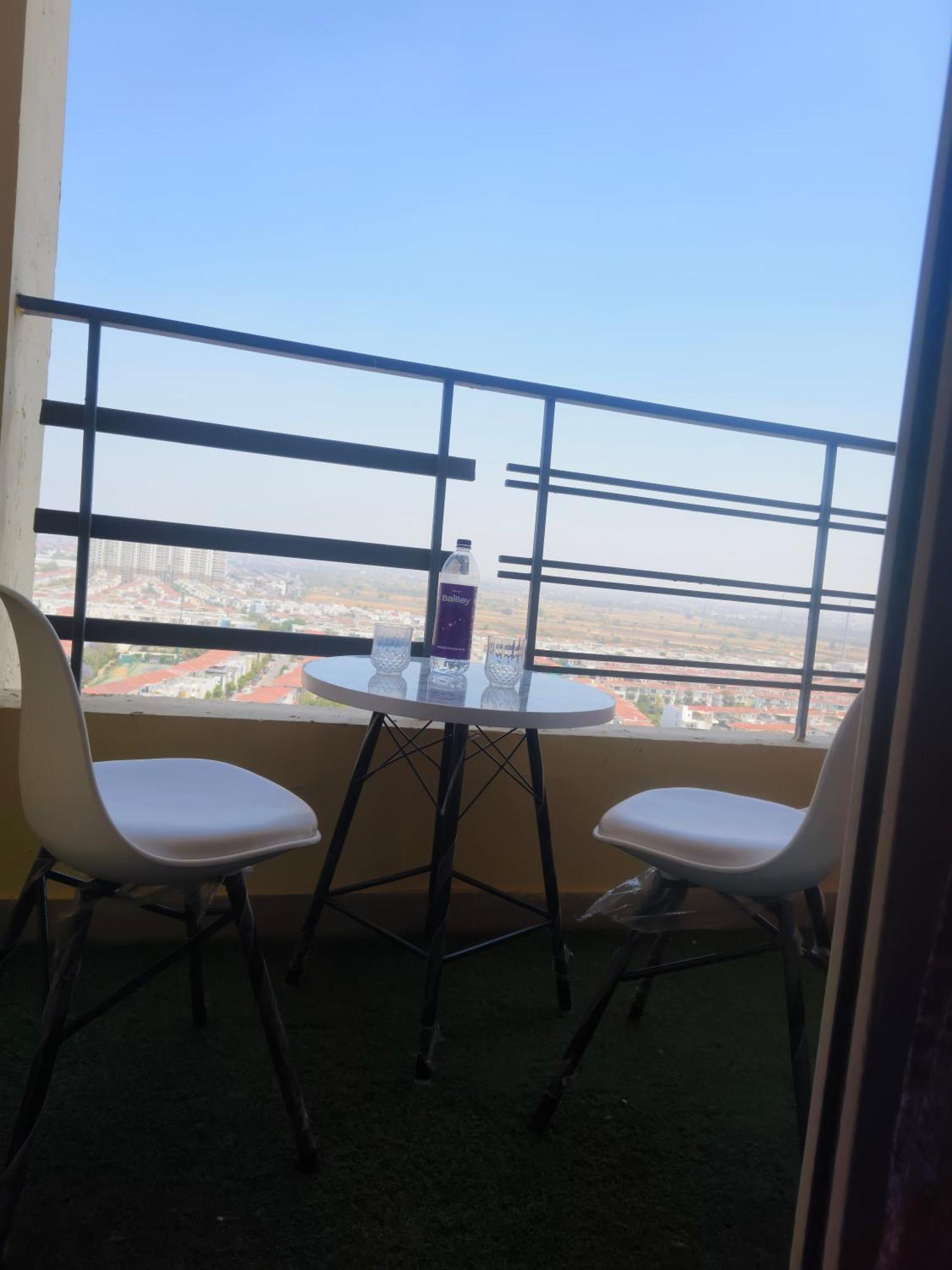 Studio Apartment By La Valentino Near Expo Mart Greater Noida Exteriör bild